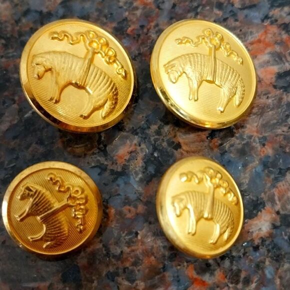 4 Brooks Brothers Buttons...NEW - Picture 1 of 3